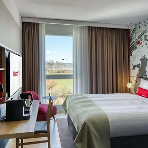 **** Отель Intercityhotel Zuerich Airport Швейцария